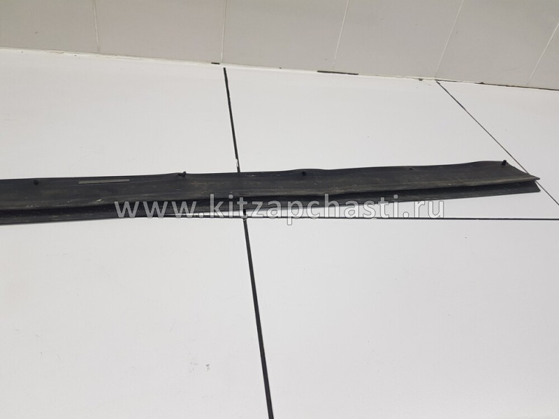 Уплотнитель двери передней правой нижний  Xcite X-Cross 8 554000104AB